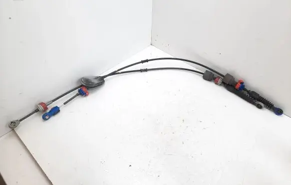 Nissan Qashqai+2 Gear shift cable linkage 112112856