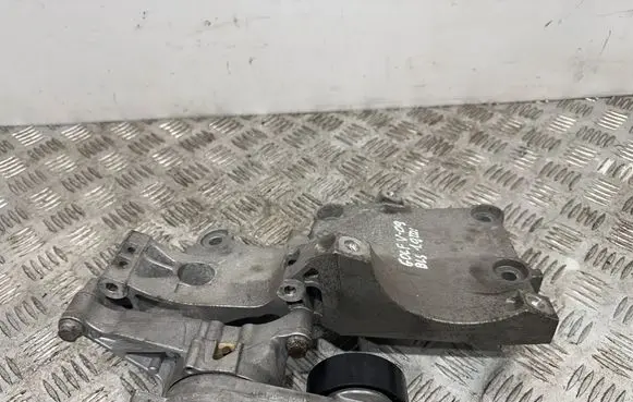 Volkswagen Golf V Engine mounting bracket 038903143