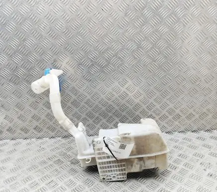 Volkswagen Jetta VI Windshield washer fluid reservoir/tank 5C6955453Q 5C6955453R
