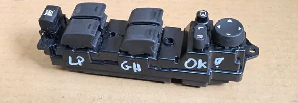 Mazda 6 A set of switches GS1E66352 28082024K1827 10025275