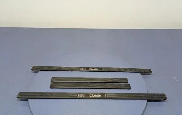 Cadillac Fleetwood Foot area side trim 20460027