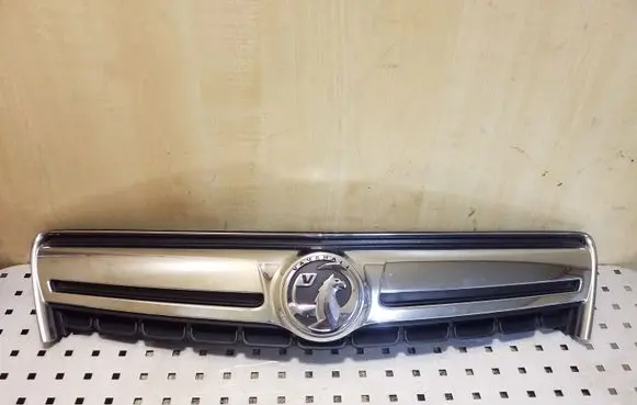Opel Antara Front bumper upper radiator grill 25983424