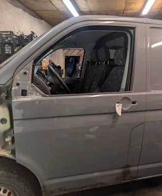 Volkswagen Transporter - Caravelle T5 Front door LH7J