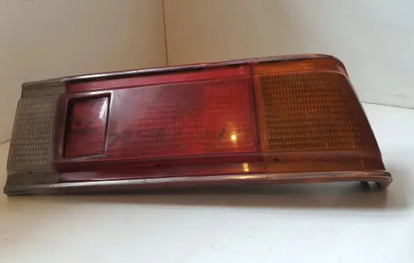 Mazda 626 Rear/tail lights 0436800R