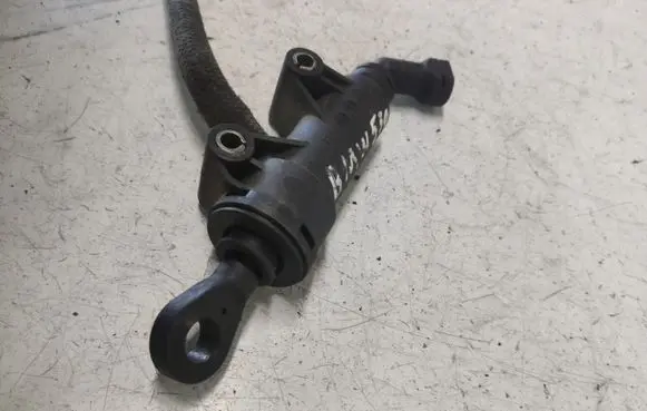 BMW 5 E39 Clutch master cylinder