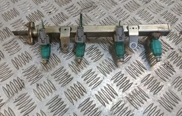 Hyundai i10 Fuel injectors set 3531003000