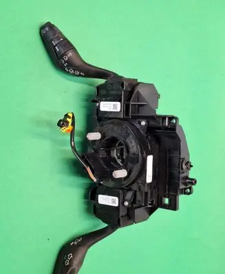 Ford Focus Wiper turn signal indicator stalk/switch ZWAC30123A