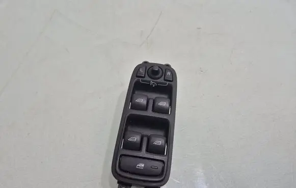 Volvo XC60 Electric window control switch 31343102