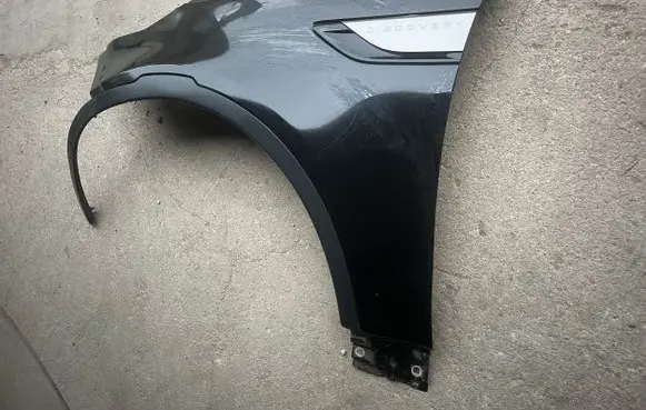 Land Rover Discovery 5 Fender