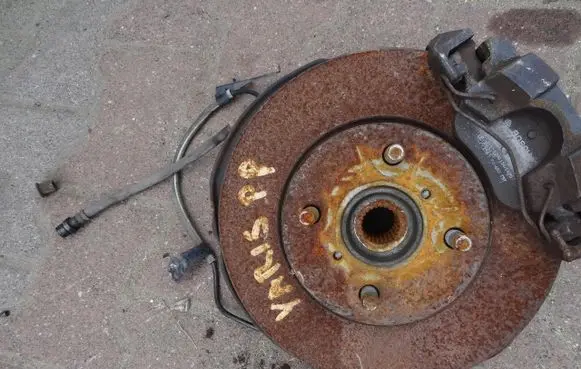 Toyota Yaris Front wheel hub XXXXXXXXXX