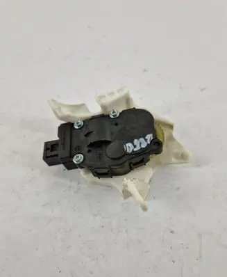 Audi A4 S4 B8 8K Air flap motor/actuator EFB490