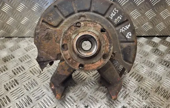 Volkswagen Golf V Front wheel hub