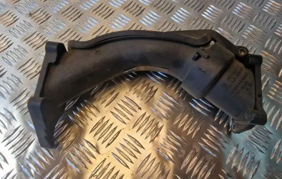 Audi A8 S8 D3 4E Intake manifold 057129637G