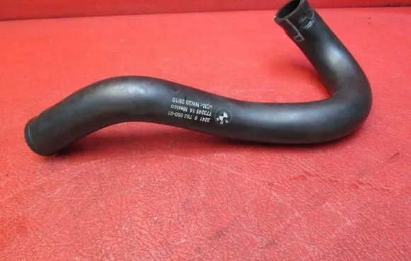 BMW X5 E70 Engine coolant pipe/hose 6793660