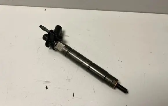 BMW X5 F15 Fuel injector 7823461 7823462