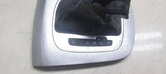 Audi Q3 8U Gear shifter surround trim plastic 8U0864261