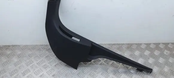 Foot area side trim