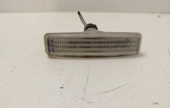 BMW 5 E39 Front fender indicator light 9407958 2496299