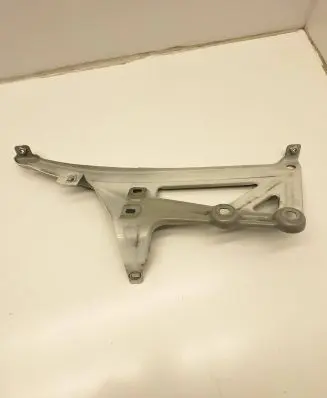 BMW X1 F48 F49 Fender mounting bracket 7329448 41007427130 7427130