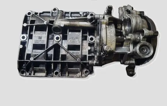BMW 3 E90 E91 Oil pump 7798014
