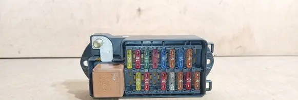 Jaguar XK8 - XKR Fuse module LJA2800AE 2800AE 518149000