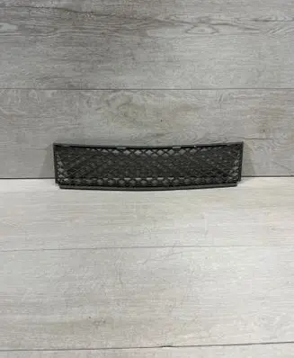BMW 7 E65 E66 Front bumper lower grill 7135573
