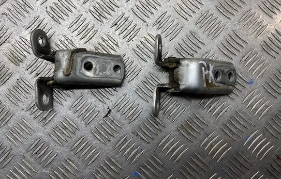 Toyota Land Cruiser (J120) Front door hinge set 