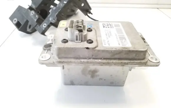 Tesla Model Y Hybrid / electric car battery 159848699D 166701400B