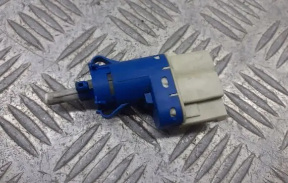 Mazda 3 I Brake pedal sensor switch 3M5T-9C872-AB