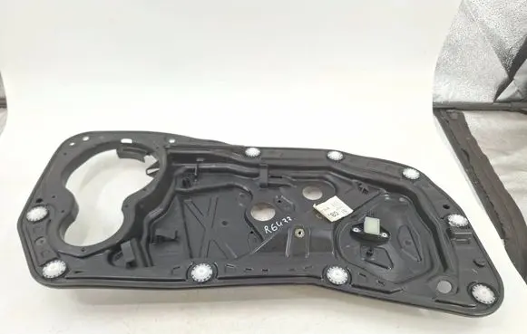 Volkswagen PASSAT CC Front door electric window regulator 963325108