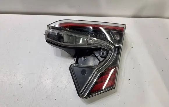 Tailgate rear/tail lights
