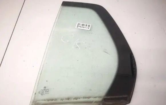 Volkswagen Golf V Rear vent window glass AS2