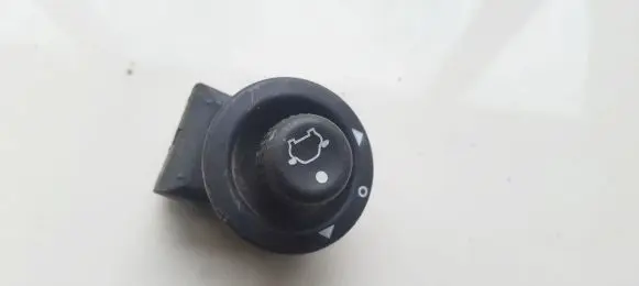 Ford Focus Wing mirror switch 93BG17B676BA