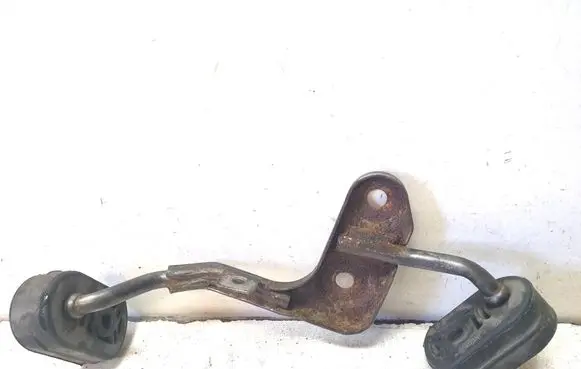Mercedes-Benz E W212 Muffler mount bracket/holder A2044921941