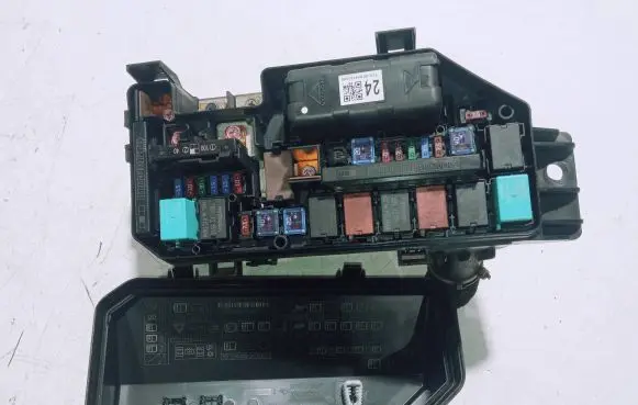 Honda Accord Fuse box set 804281136