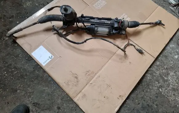 Volkswagen Touran I Steering rack 1K1909144J 0273010031 7805277179
