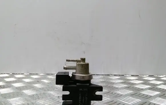 Opel Astra G Vacuum valve 897218