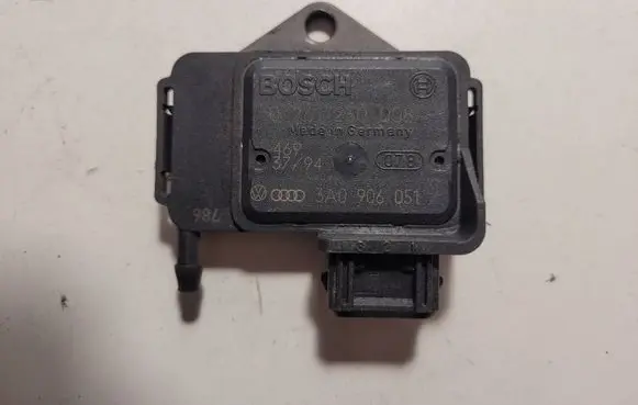 Volkswagen PASSAT B4 Air pressure sensor 3A0906051 0261230008