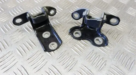 Toyota Yaris Rear door hinge set 