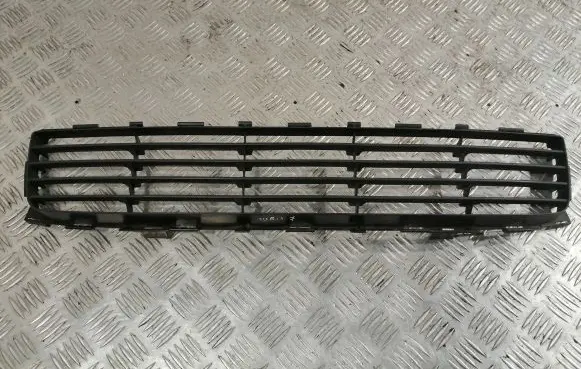 Toyota Auris 150 Front bumper lower grill 5311202080