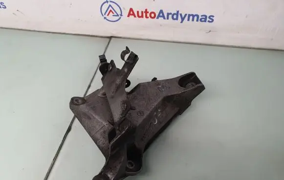 BMW 1 E81 E87 Engine mounting bracket 6760309 22116760309