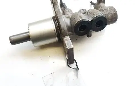 Master brake cylinder