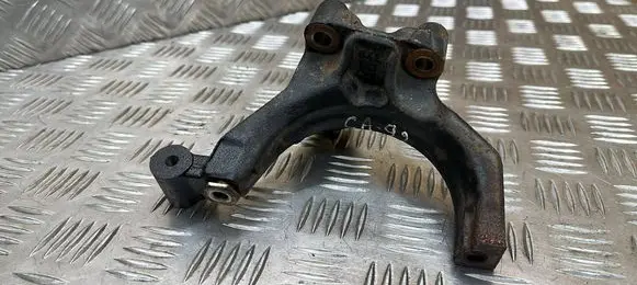 Skoda Octavia Mk3 (5E) EGR valve cooler bracket 04L131425