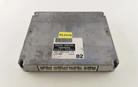 Toyota Avensis T250 Engine control unit/module 8966105821 KL2416
