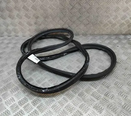 Mazda CX-30 Trunk rubber seal (body) DFR562761
