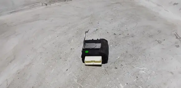 Lexus CT 200H Window washer relay 8594076010 4230001210