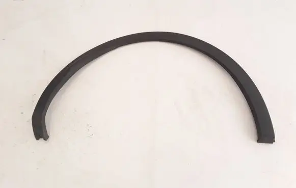 Fender trim (molding)