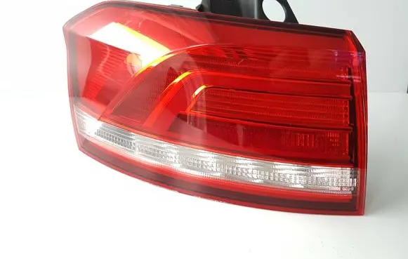 Volkswagen PASSAT B8 Rear/tail lights 3G9945095D