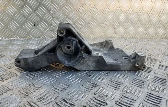 Volkswagen Polo IV 9N3 Generator/alternator bracket 038903143AG