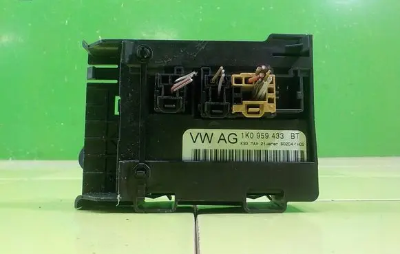 Volkswagen Tiguan Central body control module 1K0959433BT